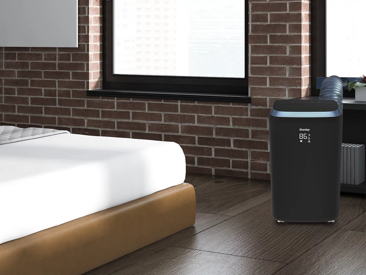 Black 12,500 BTU Portable AC E384
