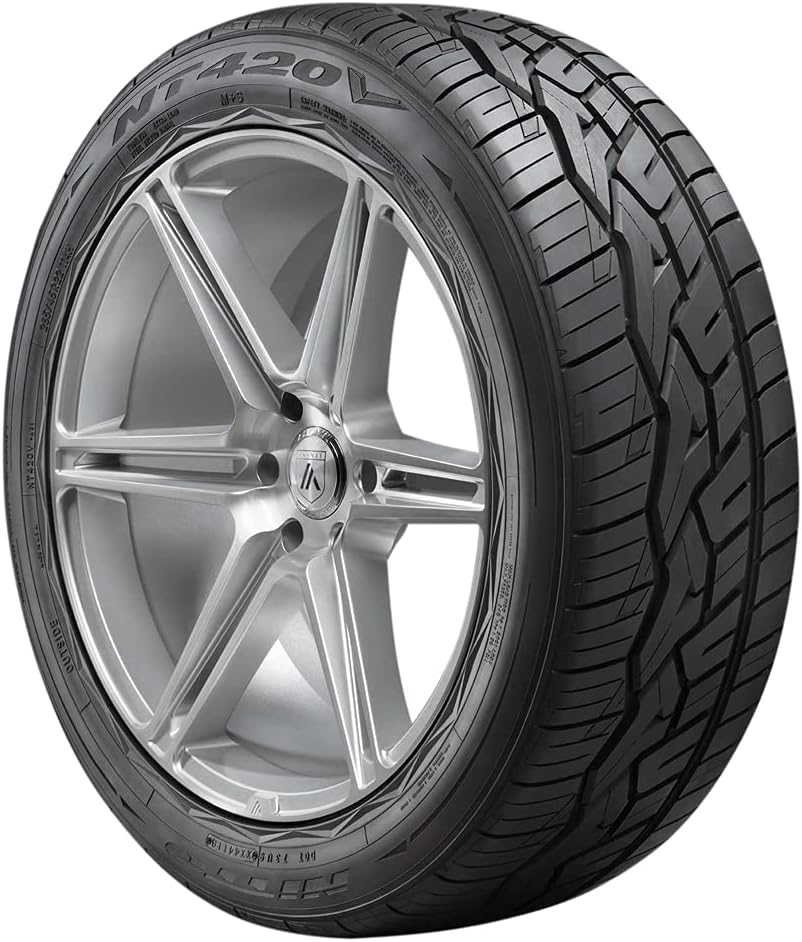 265/40R22 XL All-Season Radial Tire M26680