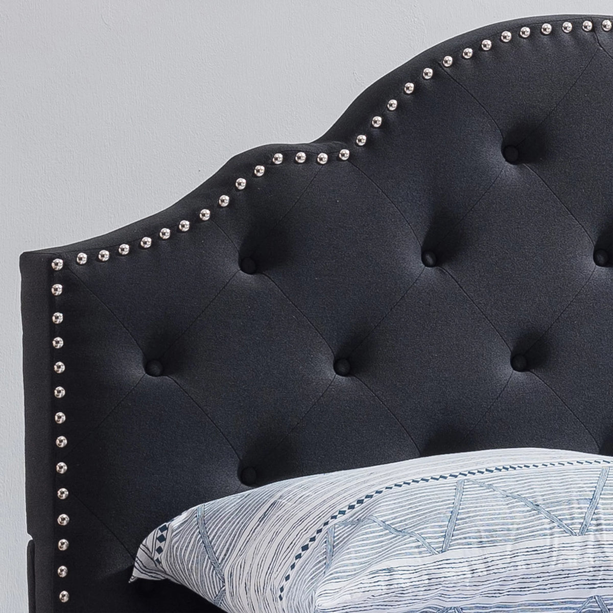 Black Button-Tufted Upholstered Queen Bed Frame U547366