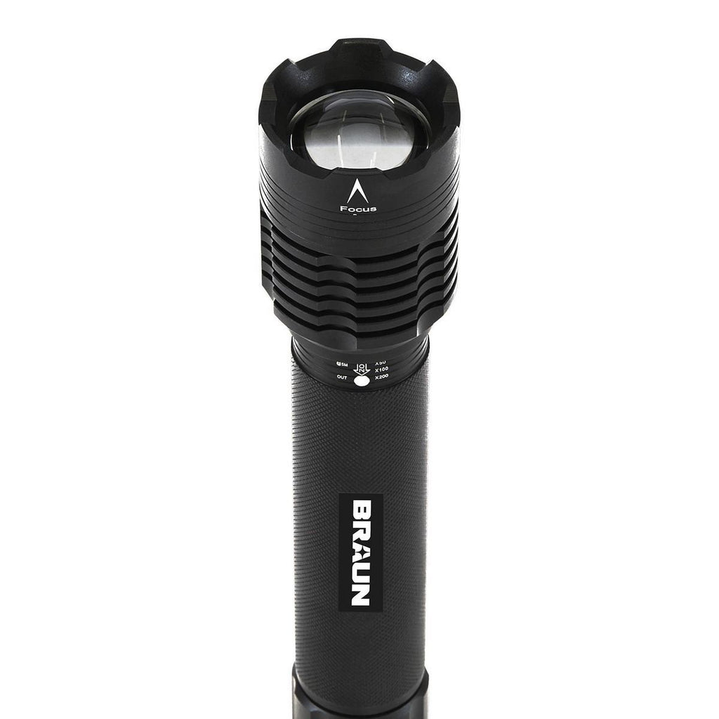 1700 Lumen Zoom LED Flashlight O9200
