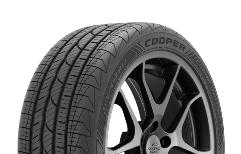 225/40ZR18 92Y Performance Tire C939497