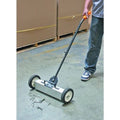 Magnetic Floor Sweeper with Release Q578