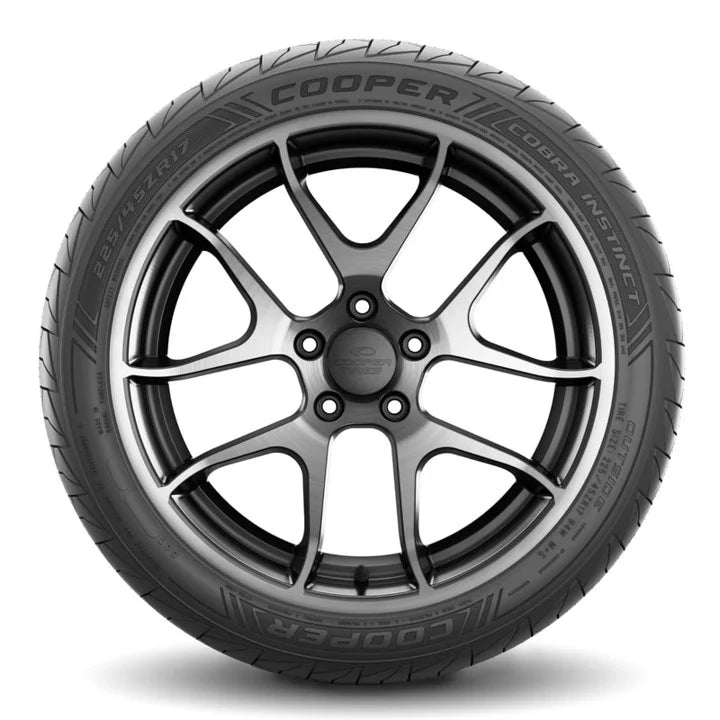 225/40ZR18 92Y Performance Tire C939497
