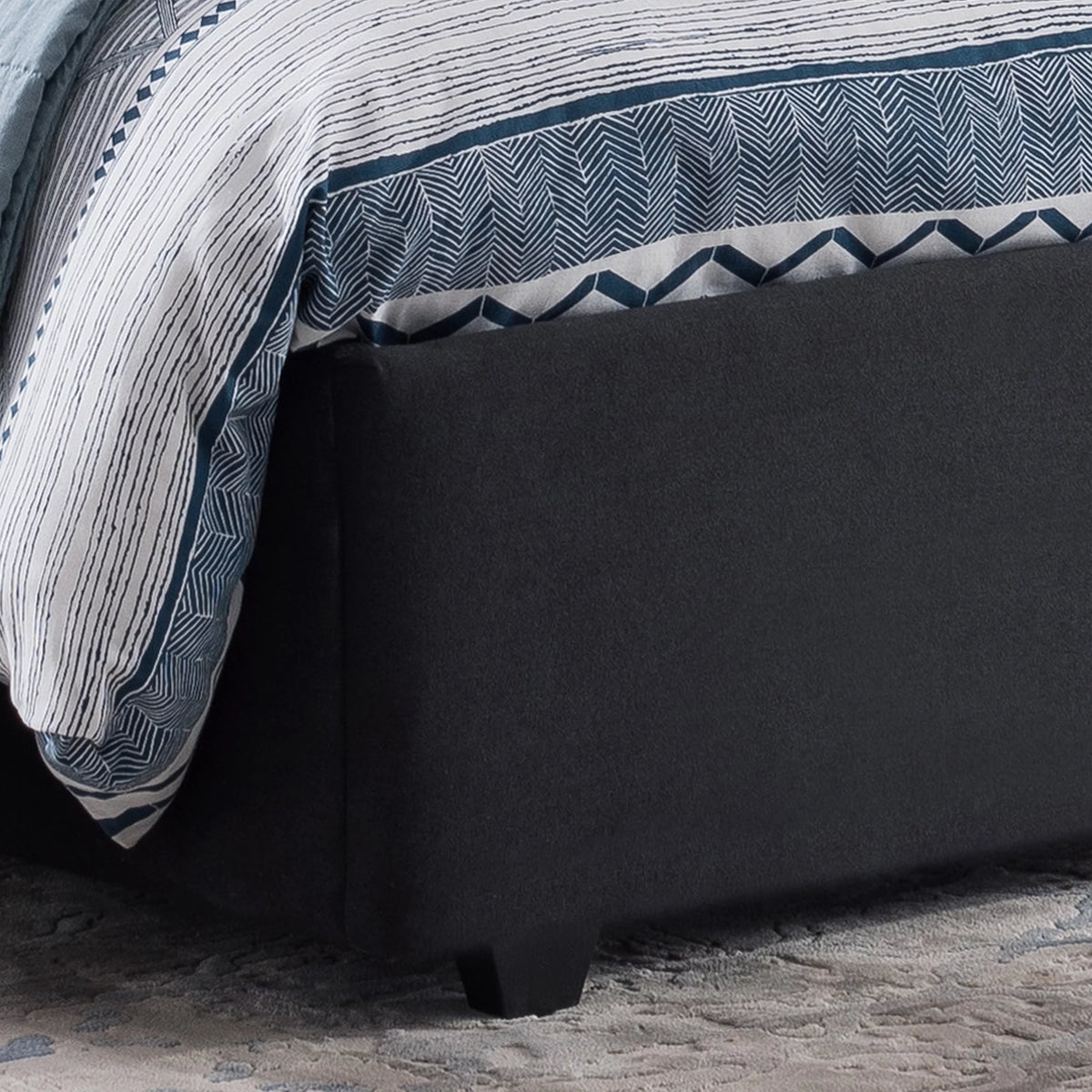 Black Button-Tufted Upholstered Queen Bed Frame U547366